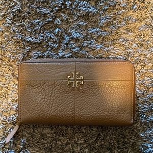 Tory Burch wallet